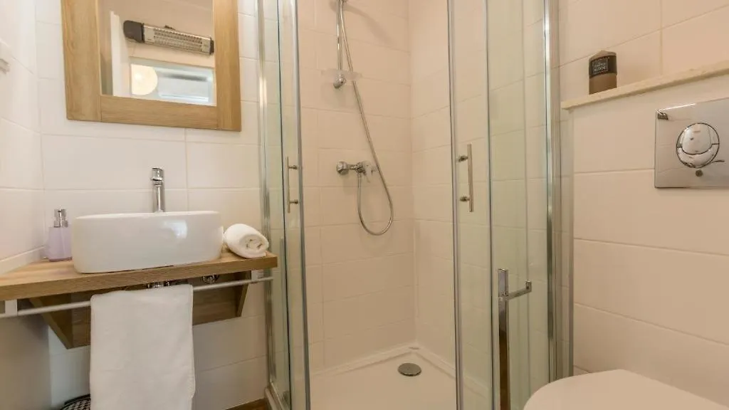 Apartments And Rooms With Wifi Split - 23011 0*,  Хорватия